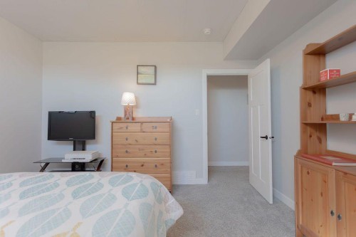 514 24 Street, Wainwright, AB - Indoor Photo Showing Bedroom