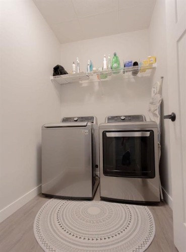 514 24 Street, Wainwright, AB - Indoor Photo Showing Laundry Room