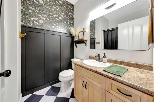 25 2 Avenue Se, Marshall, SK - Indoor Photo Showing Bathroom