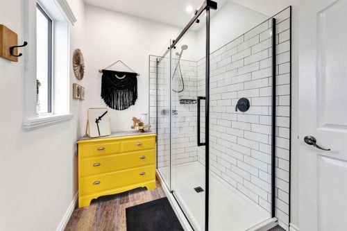 25 2 Avenue Se, Marshall, SK - Indoor Photo Showing Bathroom
