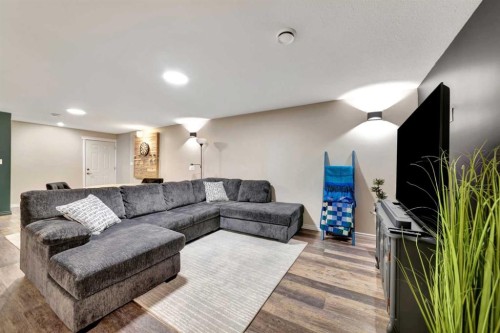25 2 Avenue Se, Marshall, SK - Indoor Photo Showing Living Room