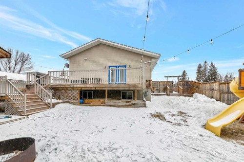 25 2 Avenue Se, Marshall, SK - Outdoor With Deck Patio Veranda