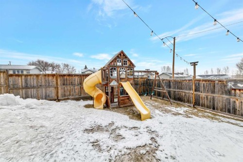 25 2 Avenue Se, Marshall, SK - Outdoor