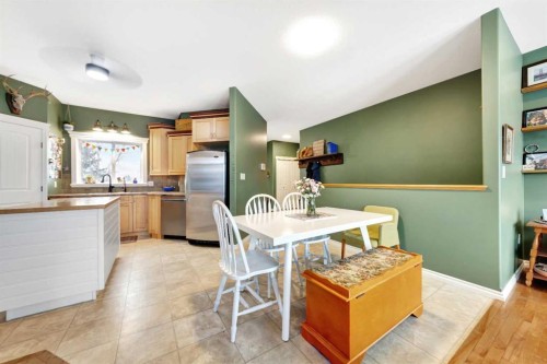 25 2 Avenue Se, Marshall, SK - Indoor