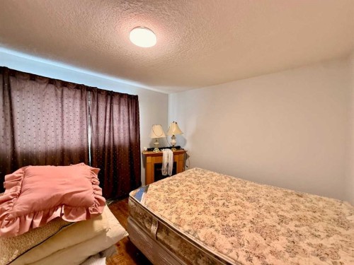 5111 49 Street, Irma, AB - Indoor Photo Showing Bedroom