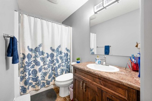 5302B 14 Street, Lloydminster, AB - Indoor Photo Showing Bathroom