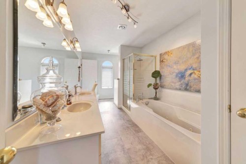 810 10 Avenue, Wainwright, AB - Indoor Photo Showing Bathroom