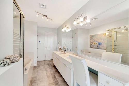 810 10 Avenue, Wainwright, AB - Indoor Photo Showing Bathroom