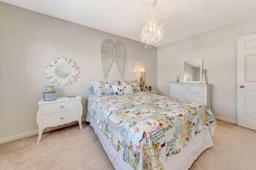 810 10 Avenue, Wainwright, AB - Indoor Photo Showing Bedroom