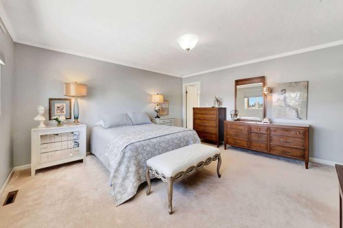 810 10 Avenue, Wainwright, AB - Indoor Photo Showing Bedroom