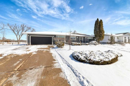 810 10 Avenue, Wainwright, AB - Outdoor