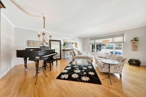 810 10 Avenue, Wainwright, AB - Indoor Photo Showing Other Room