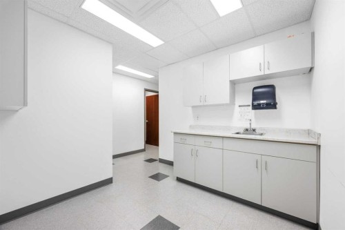 Unit B-1724 50 Avenue, Lloydminster, AB 