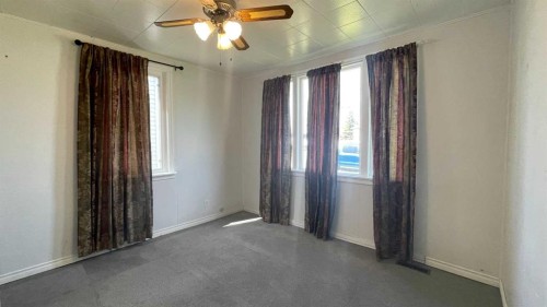 709 7 Avenue, Wainwright, AB - Indoor