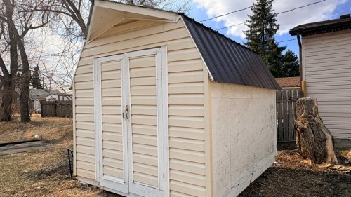 709 7 Avenue, Wainwright, AB - Outdoor