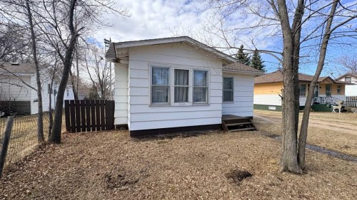 1209 5 Avenue, Wainwright, AB - Outdoor