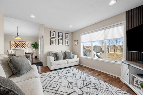 3908 74 Avenue, Lloydminster, AB - Indoor Photo Showing Living Room