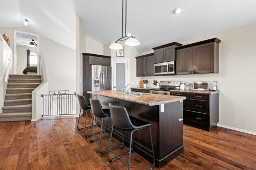 3908 74 Avenue, Lloydminster, AB - Indoor Photo Showing Kitchen With Upgraded Kitchen
