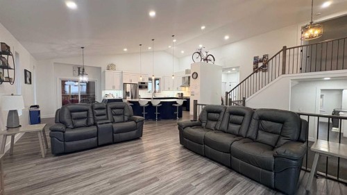 451043 Rng Rd 65, Wainwright, AB - Indoor Photo Showing Living Room