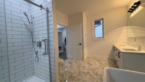 451043 Rng Rd 65, Wainwright, AB - Indoor Photo Showing Bathroom