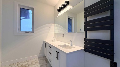 451043 Rng Rd 65, Wainwright, AB - Indoor Photo Showing Bathroom