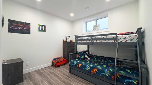 451043 Rng Rd 65, Wainwright, AB - Indoor Photo Showing Bedroom