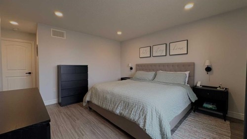 2515 6 Avenue, Wainwright, AB - Indoor Photo Showing Bedroom