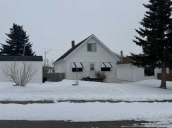 61 Mackenzie Avenue Hughenden, AB T0B 2E0