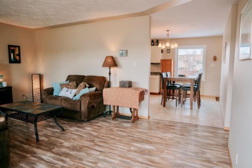 1910 7 Avenue, Wainwright, AB - Indoor Photo Showing Living Room