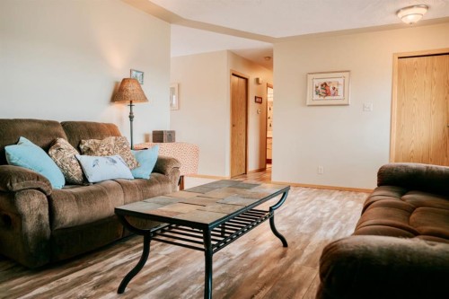 1910 7 Avenue, Wainwright, AB - Indoor Photo Showing Living Room