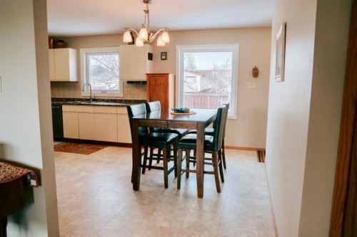 1910 7 Avenue, Wainwright, AB - Indoor Photo Showing Dining Room