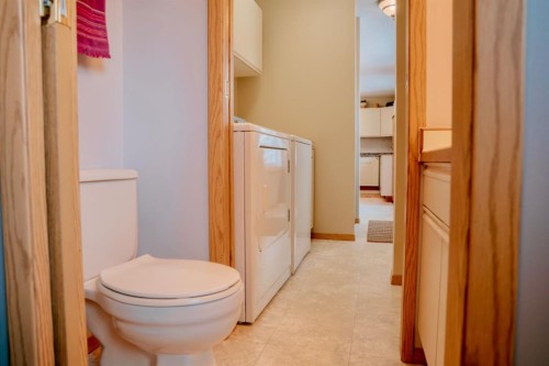 1910 7 Avenue, Wainwright, AB - Indoor Photo Showing Bathroom