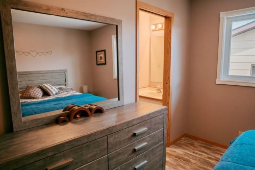 1910 7 Avenue, Wainwright, AB - Indoor Photo Showing Bedroom