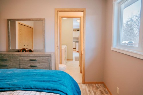 1910 7 Avenue, Wainwright, AB - Indoor Photo Showing Bedroom