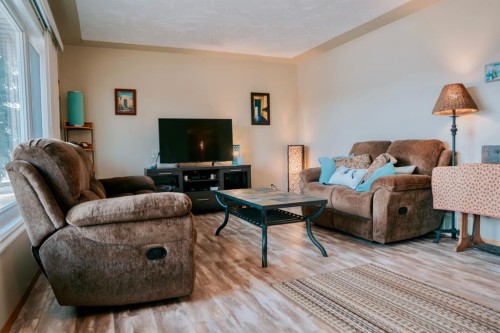 1910 7 Avenue, Wainwright, AB - Indoor Photo Showing Living Room