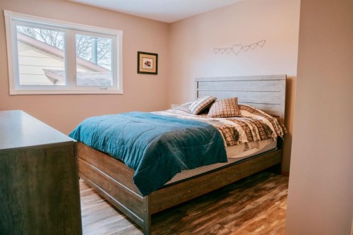 1910 7 Avenue, Wainwright, AB - Indoor Photo Showing Bedroom