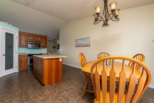 6813 41 Street, Lloydminster, AB - Indoor Photo Showing Dining Room