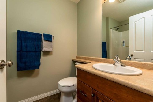 6813 41 Street, Lloydminster, AB - Indoor Photo Showing Bathroom