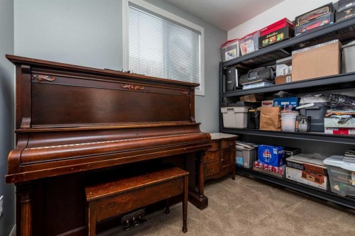 6813 41 Street, Lloydminster, AB - Indoor Photo Showing Other Room