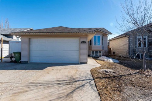 6813 41 Street, Lloydminster, AB - Outdoor