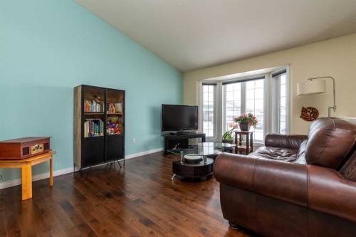 6813 41 Street, Lloydminster, AB - Indoor Photo Showing Living Room