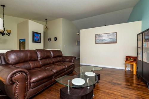 6813 41 Street, Lloydminster, AB - Indoor Photo Showing Living Room