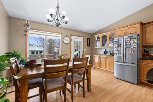 4002 63 Avenue, Lloydminster, AB - Indoor Photo Showing Dining Room