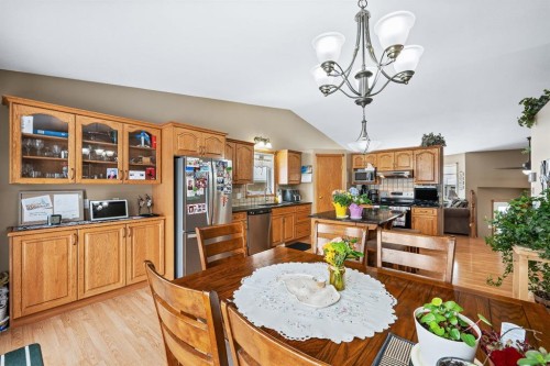4002 63 Avenue, Lloydminster, AB - Indoor Photo Showing Dining Room