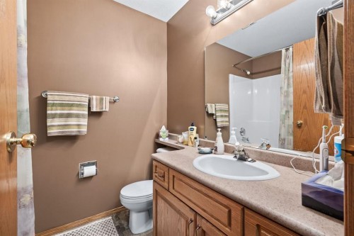 4002 63 Avenue, Lloydminster, AB - Indoor Photo Showing Bathroom