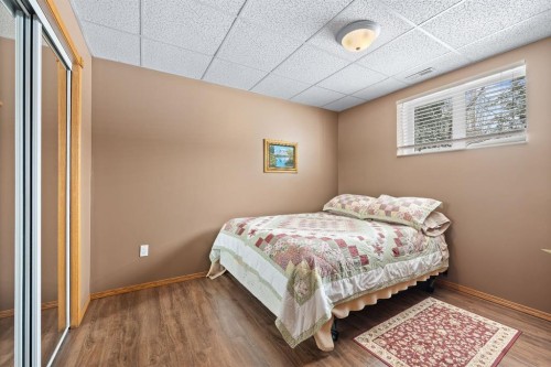 4002 63 Avenue, Lloydminster, AB - Indoor Photo Showing Bedroom