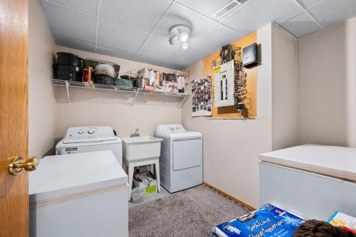 4002 63 Avenue, Lloydminster, AB - Indoor Photo Showing Laundry Room
