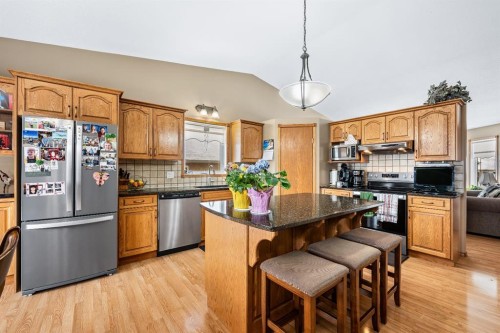 4002 63 Avenue, Lloydminster, AB - Indoor Photo Showing Kitchen