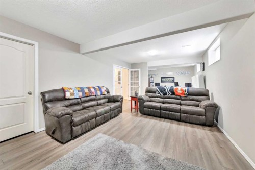 4111 68 Avenue, Lloydminster, AB - Indoor Photo Showing Living Room