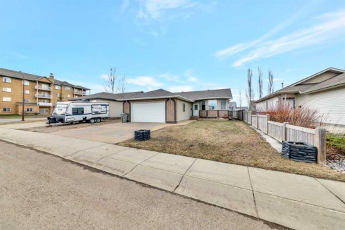 4111 68 Avenue, Lloydminster, AB - Outdoor